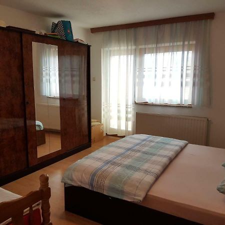 Kuca Za Odmor Sarcevic Apartment Prozor Екстериор снимка