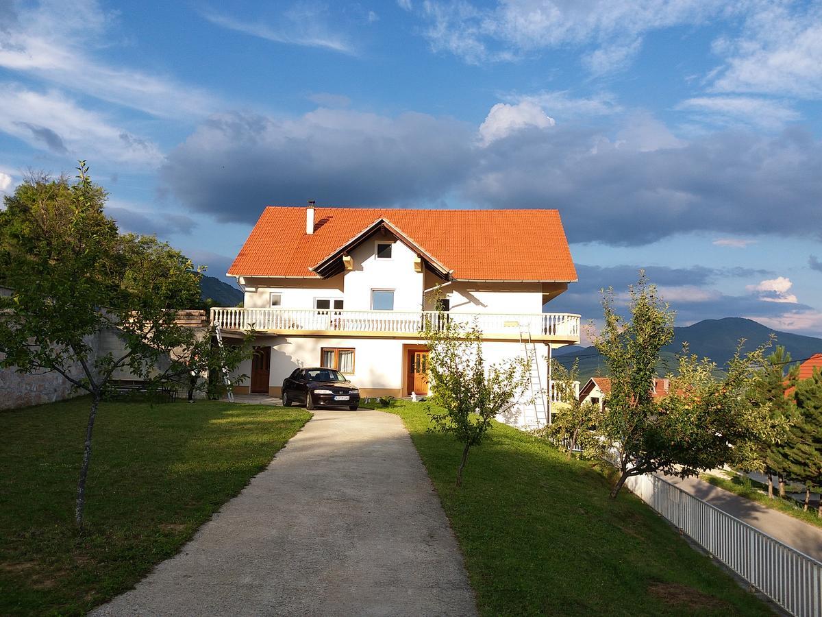 Kuca Za Odmor Sarcevic Apartment Prozor Екстериор снимка